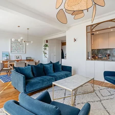 Cosy Family Nest In Montmartre Parigi