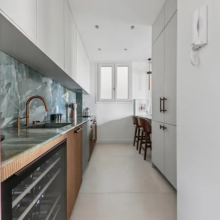 Cosy Family Nest In Montmartre Appartamento Parigi