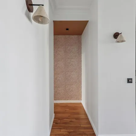 Cosy Family Nest In Montmartre